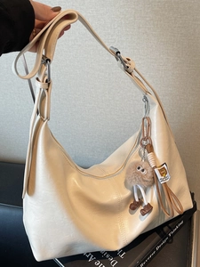 Vintage Soft PU Leather Large Capacity Tote Bag For Women Autumn Casual Commuting Shoulder Bag With Plush Charm