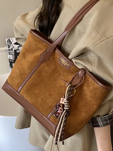 Borsa tote minimalista in pelle scamosciata marrone con finiture in pelle per il pendolare