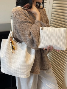 Retro cream woven tote bag set with matching pouch and stylish wooden bead charm