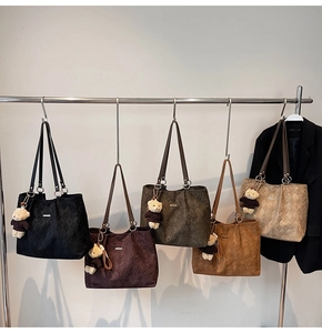 Detailed grid showing five tote bags in black, purple, olive, brown, and beige colors