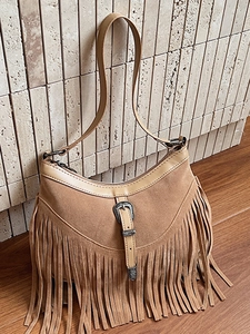 Sac à Aisselle Vintage en Suède pour Femmes Sac à Épaule à Franges Bohème Boucle en Métal Rétro Sac Bandoulière Décontracté