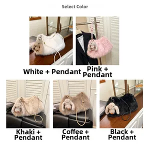 Détails des sacs seaux en peluche en cinq couleurs avec pendentif lapin mignon
