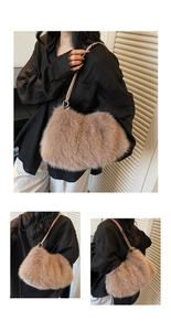 Vues détaillées d'un sac à bandoulière en fausse fourrure marron à texture pelucheuse