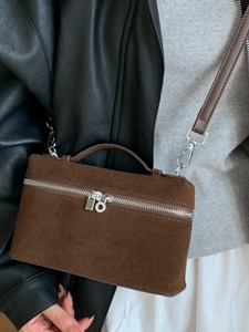 Schicke dunkelbraune Wildleder-Box-Tasche mit Tragegriff und edlen Metall-Reißverschlüssen