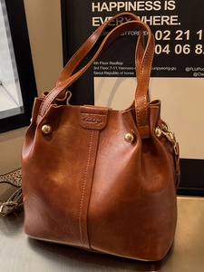 Women Retro PU Leather Bucket Bag Vintage Shoulder Handbag With Wide Jacquard Woven Strap Studded Commuting Daily Bag