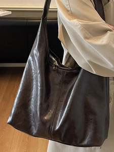 Vintage dark brown large tote bag in glossy leather for women's autumn fashion