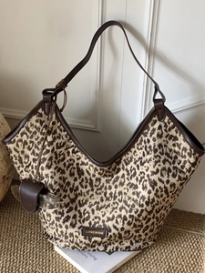 Sac fourre-tout à imprimé léopard avec grande capacité et bandoulière en cuir marron foncé