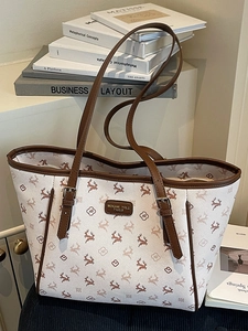 Sac fourre-tout en cuir blanc avec imprimé cerf marron et plaque logo métallique