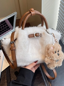 Women Plush Faux Fur Bucket Bag With Cute Dog Pendant Autumn Winter Soft Handbag Fashion Crossbody Shoulder Bag Trendy Furry Tote
