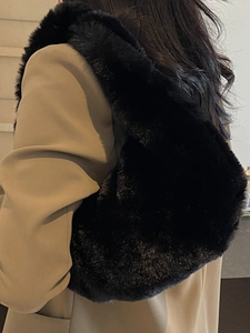 Sac à main chic en fausse fourrure noire, sac à bandoulière en peluche douce pour femme