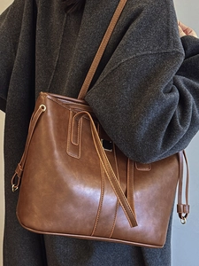 Brown vintage large capacity faux leather tote bag with oil-wax texture for women
