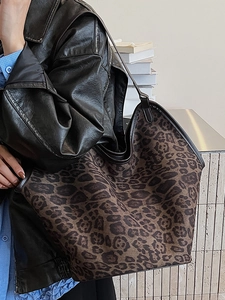 Retro leopard print tote bag for women featuring large capacity and stylish black handles