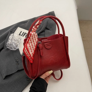 Sac Seau en Cuir PU à la Mode pour Femme Avec Décoration d'Écharpe en Satin Minimaliste Couleur Unie Sac à Bandoulière Commuter Petit Sac à Main