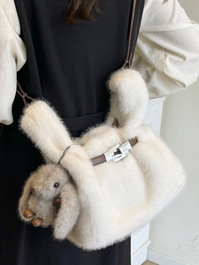 Sac à main en peluche blanche à la mode avec oreilles de lapin et boucle en métal