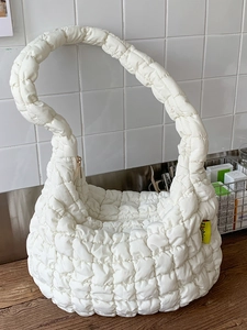 Korean Style Quilted Cloud Shoulder Bag Large Capacity Pleated Puffer Tote Bag Minimalist Casual Fashion Lightweight Handbag