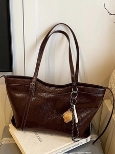 Sac Fourre-Tout en Suède Grande Capacité pour Femmes Sac à Bandoulière Urbain Minimaliste Avec Pendentif de Baseball Bureau