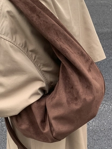 Sac hobo en daim marron pour femme, grand sac à épaule pour la mode automnale chic