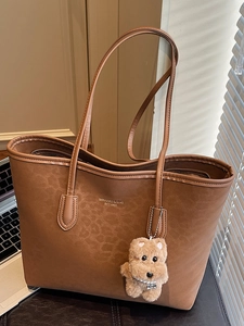 Women Large Capacity Tote Bag Leopard Print PU Leather Shoulder Bag Vintage Underarm Handbag With Plush Bear Pendant