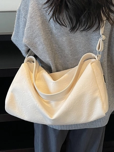 Grand sac à bandoulière souple blanc cassé en cuir PU pour un style décontracté chic