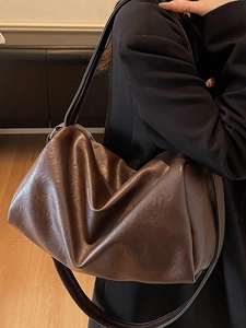 Sac à bandoulière minimaliste marron vintage en similicuir avec un grand espace de rangement