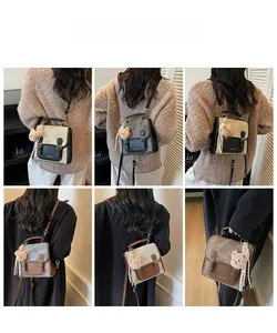 Détails de sacs à dos patchwork pour femmes avec breloques ours et foulards élégants