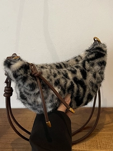 Sac à Épaule en Peluche Léopard pour Femmes Sac Bandoulière en Fausse Fourrure Sac Hobo Croissant Sac Sous-bras Rétro