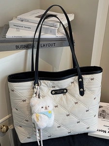 Koreanische Gesteppte Einkaufstasche Damen Große Kapazität Rautenmuster Schleife Bestickt Schultertasche Mit Bär Schlüsselanhänger