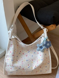 Women Ditsy Floral Shoulder Bag Large Capacity PU Leather Tote Bag With Flower Charm Modern Minimalist Commuter Handbag