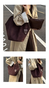 Détails du grand sac cabas en daim marron avec sa pochette zippée assortie de luxe