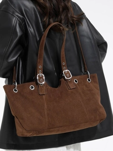Retro large capacity tote bag in brown faux suede with stylish silver eyelet details