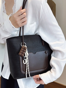 Retro large capacity woven tote bag with brown leather pocket and chocolate charm