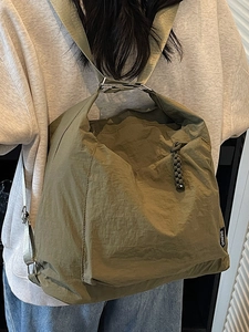 Sac à bandoulière japonais vert armée plissé avec grande capacité pour le quotidien