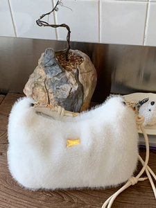 Dames Schattige Pluche Schoudertas Stedelijk Minimalistisch Effen Kleur Kunstbont Crossbody Handtas Voor Herfst Winter Dagelijks