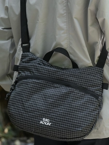 Women Grid Pattern Nylon Shoulder Bag Lightweight Outdoor Crossbody Bag With Adjustable Strap Zipper Daily Travel Messenger Purse