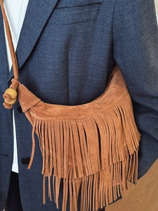 Retro brown suede fringe crossbody bag with wooden beads and bohemian tassels