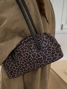 Sac à bandoulière vintage motif léopard avec sangle noire pour la mode d'automne
