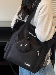 Grand sac cabas noir en nylon pour femme avec plusieurs poches et breloque ronde