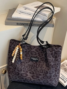 Retro Leopard Print Suede Tote Bag Large Capacity Women Shoulder Bag With Wooden Beads Charm Fashion Commuter Handbag