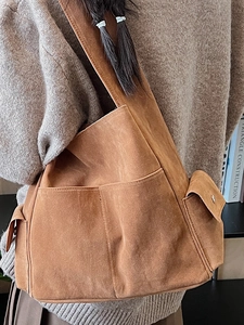 Sac fourre-tout en daim marron de grande capacité avec poche latérale à rabat tendance