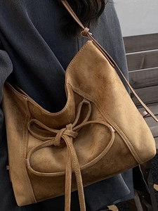 Grand sac cabas rétro en daim marron avec nœud en cuir et bandoulière pour l'automne