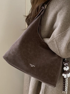 Retro dark brown large tote bag with contrast stitching and cute dog charm for women