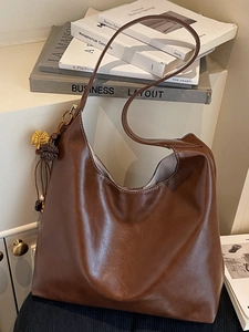 Women Large Capacity PU Leather Hobo Tote Bag 2025 New Fashion Retro Solid Color Shoulder Bag With Stitching Detail And Charm For Women