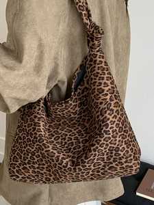 Große Canvas-Einkaufstasche mit Leopardenmuster und modisch verknotetem Schultergurt