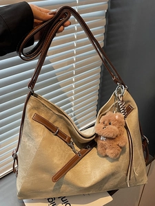 Women Vintage PU Leather Large Capacity Tote Bag Minimalist Shoulder Bag With Plush Pendant Commuting Satchel Handbag