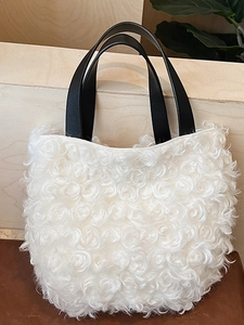 Faux Fur Plush Bucket Tote Bag For Women Winter Soft Lamb Wool Handbag Contrast Faux Leather Handle Minimalist Shoulder Bag