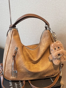 Vintage PU Leather Large Capacity Shoulder Bag Retro Korean Hobo Tote Bag For Women Daily Office Commuting Zipper Bag