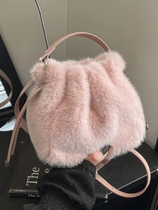 Sac Seau en Fausse Fourrure Femme Sac à Épaule en Peluche Cordon Avec Pendentif Lapin Sac à Main Petit Sac Bandoulière