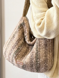 Large capacity striped wool shoulder bag with fleece texture and leather logo detail