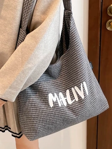 Stylish large-capacity checkered canvas tote bag with MACIVI print and shoulder strap