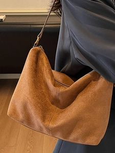 Borsa hobo retrò in pelle scamosciata marrone da donna con grande capacità e design tote